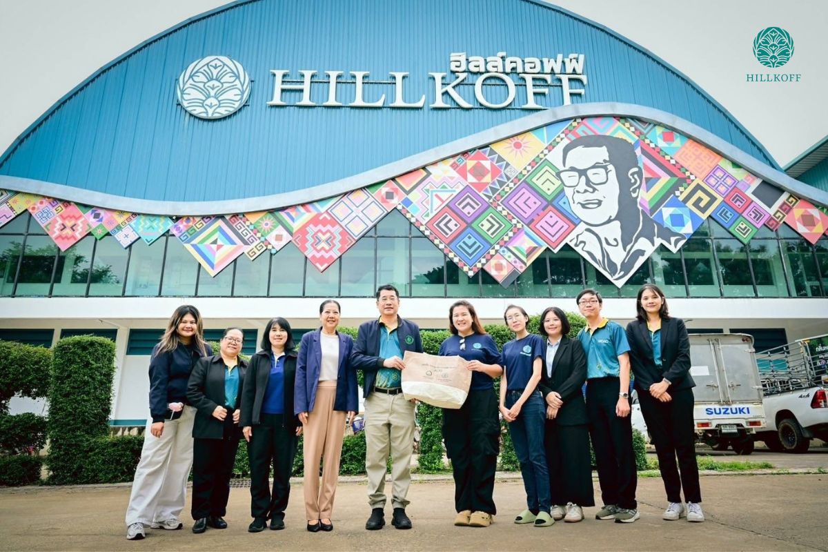 You are currently viewing ยินดีอย่างยิ่งที่ได้ต้อนรับคณะจาก สำนักงานมาตรฐานสินค้าเกษตรและอาหารแห่งชาติ (มกอช.) เข้ามาศึกษาดูงานและแลกเปลี่ยนองค์ความรู้ด้านการควบคุมคุณภาพและกระบวนการผลิตกาแฟคั่ว